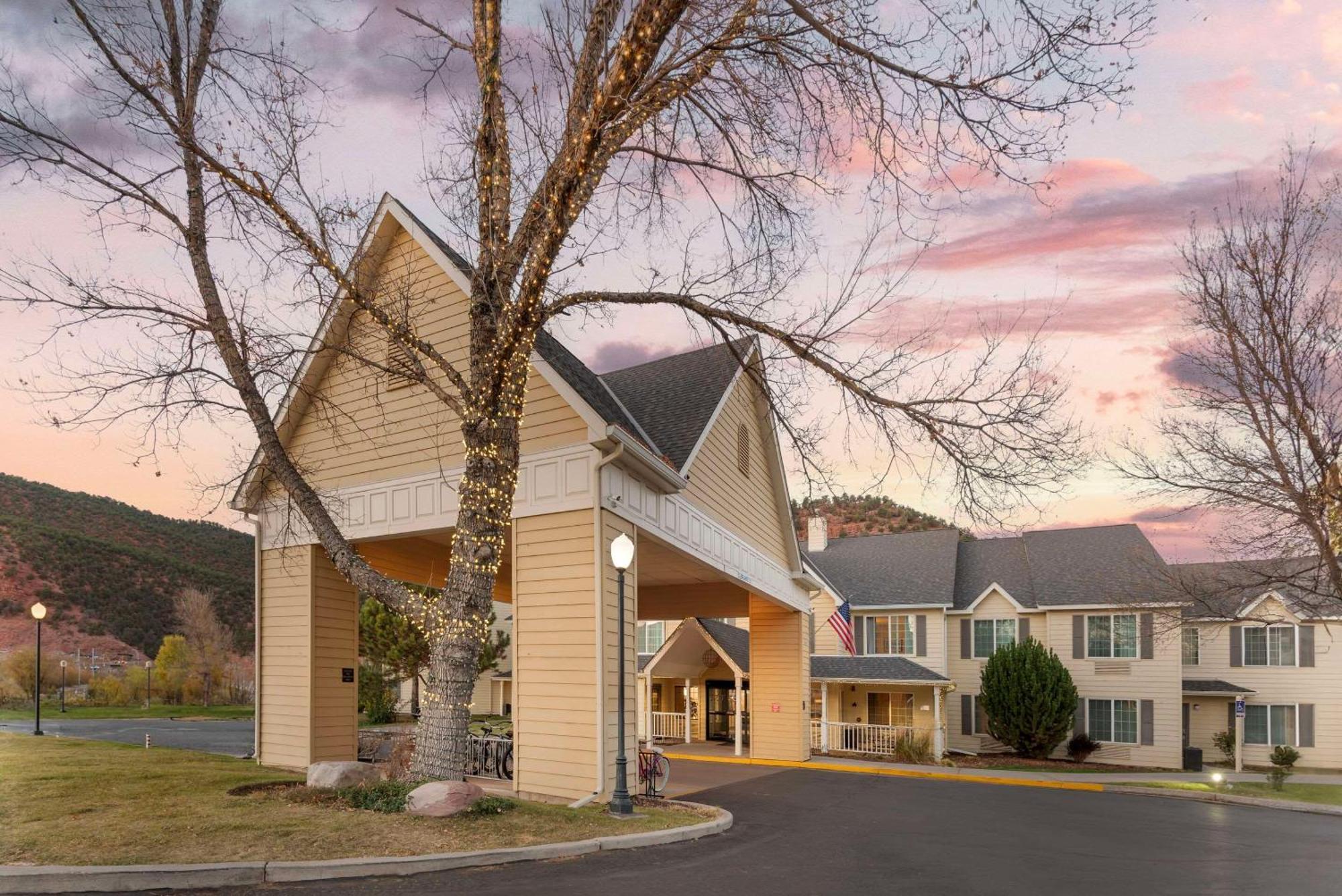 Comfort Inn & Suites Carbondale On The Roaring Fork Eksteriør billede